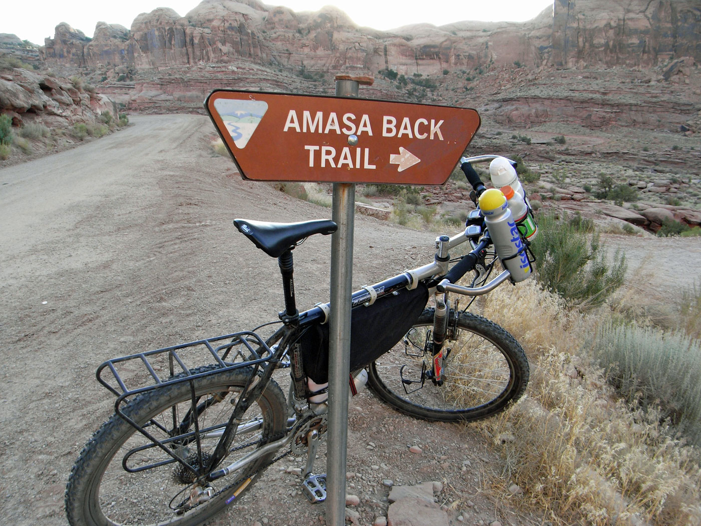 Amasa-Back-Trail-Schild