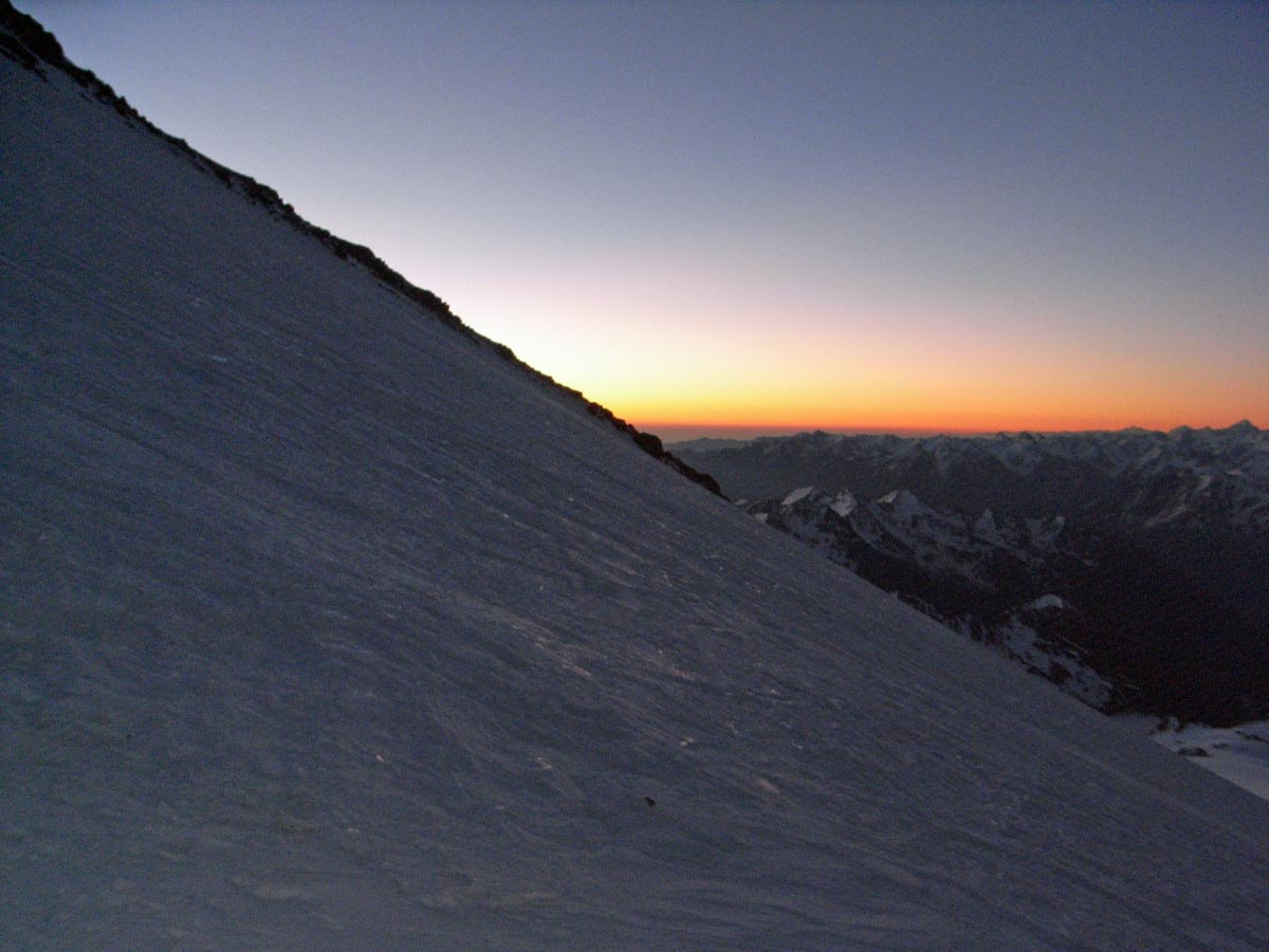Sonnenaufgang kurz vor Elbrussattel